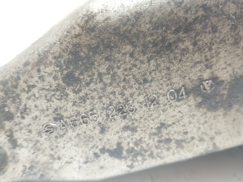 Recambio de soporte motor para ssangyong actyon i 2.0 xdi referencia OEM IAM A6652231204  