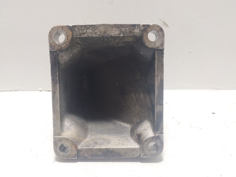 Recambio de soporte motor para ssangyong actyon i 2.0 xdi referencia OEM IAM A6652231204  