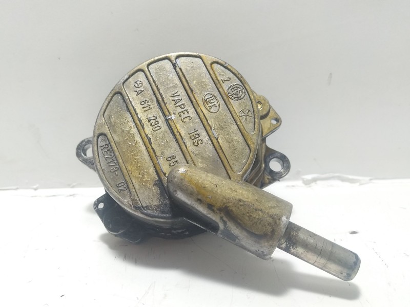 Recambio de depresor freno / bomba vacio para mercedes-benz clase s (w220) berlina 400 cdi (220.028) referencia OEM IAM A6112300