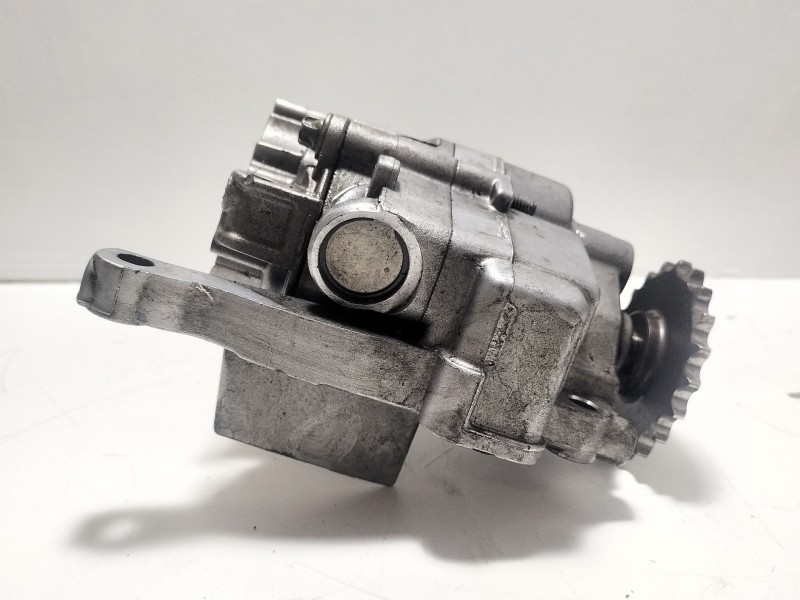 Recambio de bomba aceite para mercedes-benz clase m (w164) ml 350 cdi (164.122) referencia OEM IAM A6421810647  