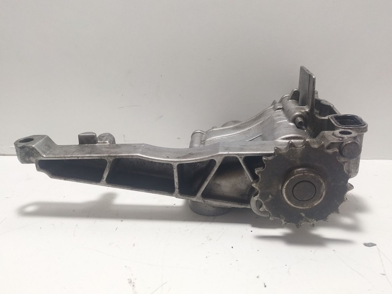 Recambio de bomba aceite para mercedes-benz clase m (w164) ml 350 cdi (164.122) referencia OEM IAM A6421810647  