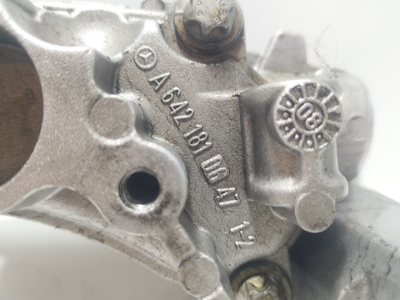 Recambio de bomba aceite para mercedes-benz clase m (w164) ml 350 cdi (164.122) referencia OEM IAM A6421810647  