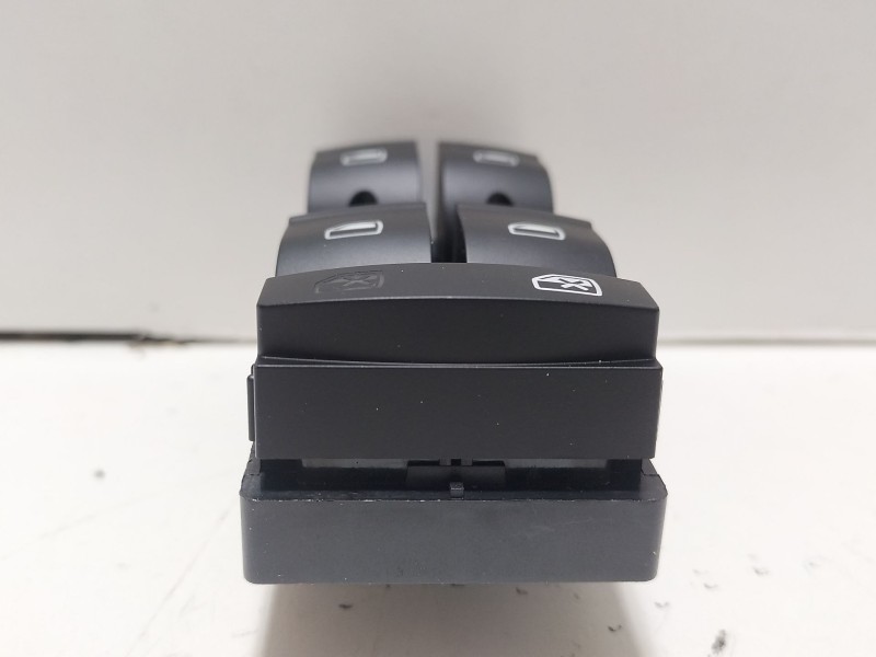 Recambio de mando elevalunas delantero izquierdo para audi a3 (8p) 2.0 tdi ambition referencia OEM IAM 4F0959851  