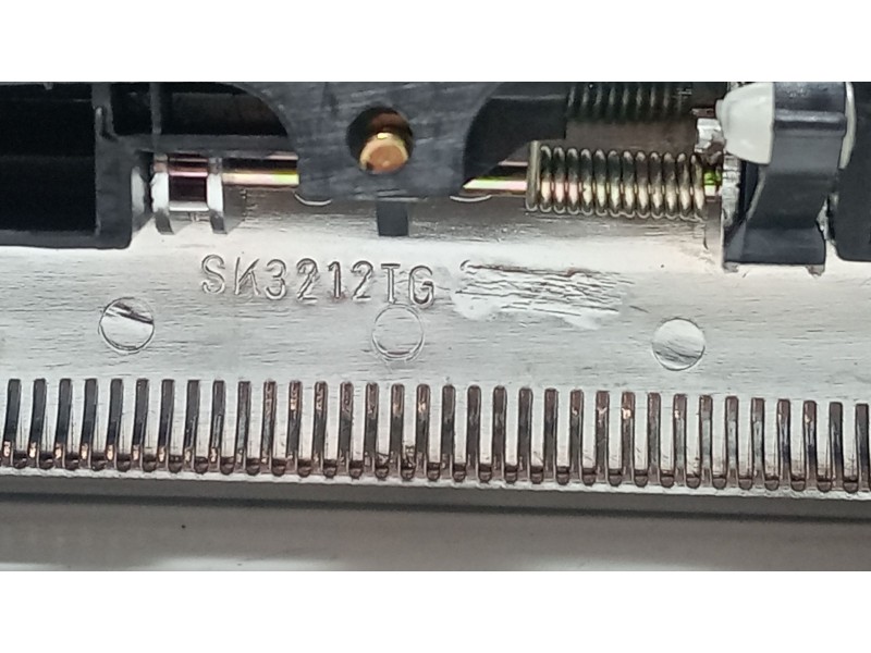 Recambio de maneta interior porton para suzuki vitara (et) hdi (se 420hdi) referencia OEM IAM SK3212TG  