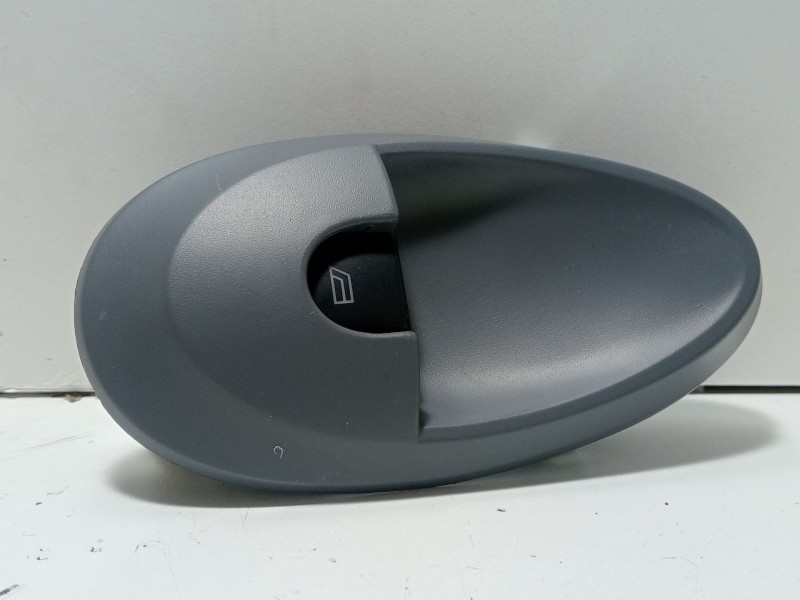 Recambio de mando elevalunas delantero derecho para iveco daily iii autobús 50 c 11 natural power (cng) referencia OEM IAM FT919