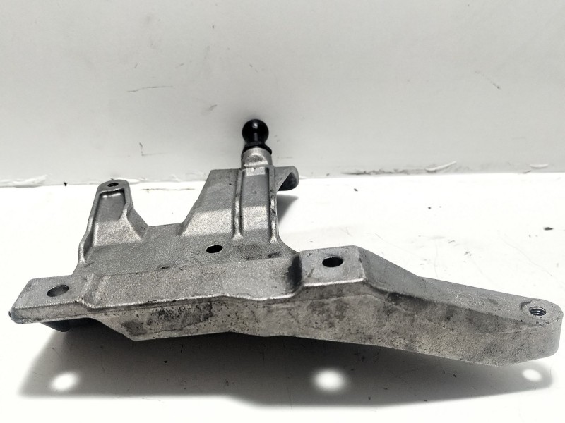 Recambio de soporte motor para audi a4 b7 avant (8ed) 2.0 tdi 16v referencia OEM IAM 03G131159B  