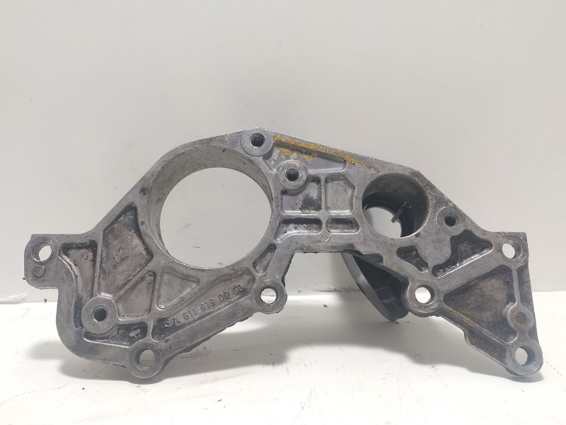 Recambio de tapa distribucion para mercedes-benz clase c (w203) c 270 cdi (203.016) referencia OEM IAM A6110160006  