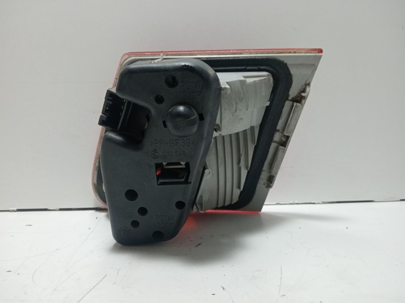 Recambio de piloto trasero izquierdo interior para bmw 3 touring (e46) 320 d referencia OEM IAM 63218364923  