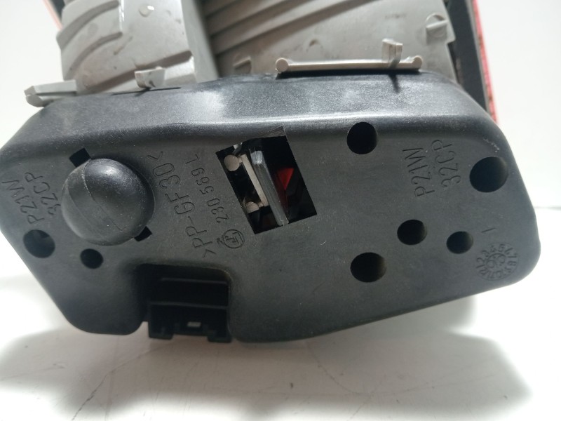 Recambio de piloto trasero izquierdo interior para bmw 3 touring (e46) 320 d referencia OEM IAM 63218364923  