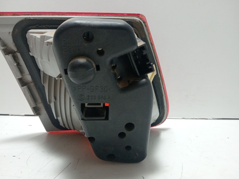 Recambio de piloto trasero derecho interior para bmw 3 touring (e46) 320 d referencia OEM IAM 63218364924  
