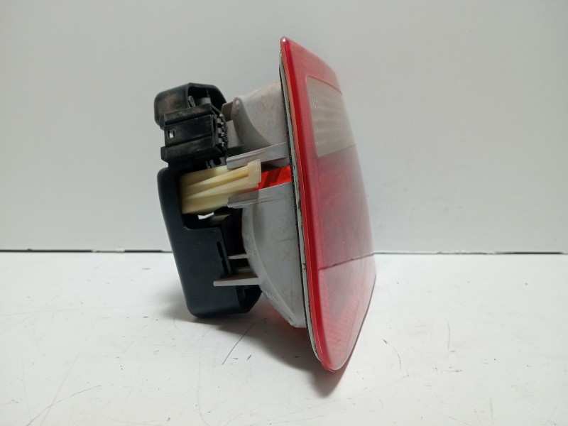 Recambio de piloto trasero derecho interior para bmw 3 touring (e46) 320 d referencia OEM IAM 63218364924  