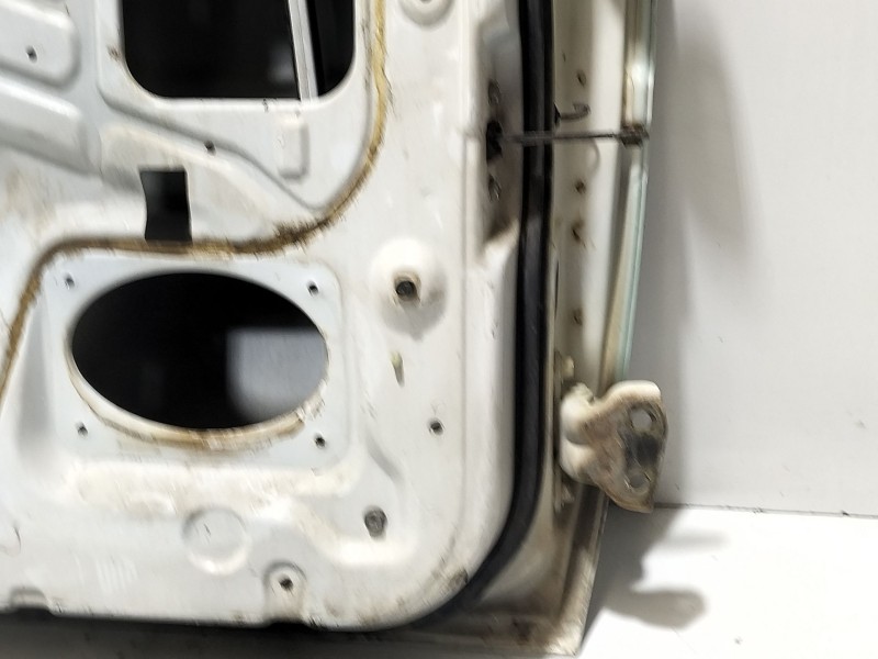 Recambio de puerta delantera izquierda para nissan terrano ii (r20) 2.4 4wd referencia OEM IAM Terrano ii  