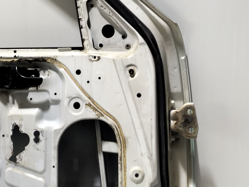 Recambio de puerta delantera izquierda para nissan terrano ii (r20) 2.4 4wd referencia OEM IAM Terrano ii  