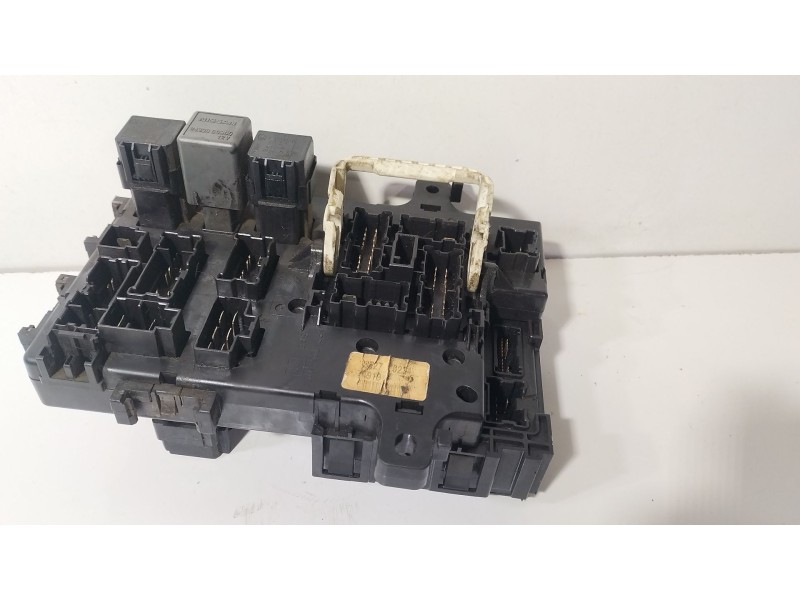 Recambio de caja reles / fusibles para nissan terrano ii (r20) 2.7 tdi 4wd referencia OEM IAM 285519F  