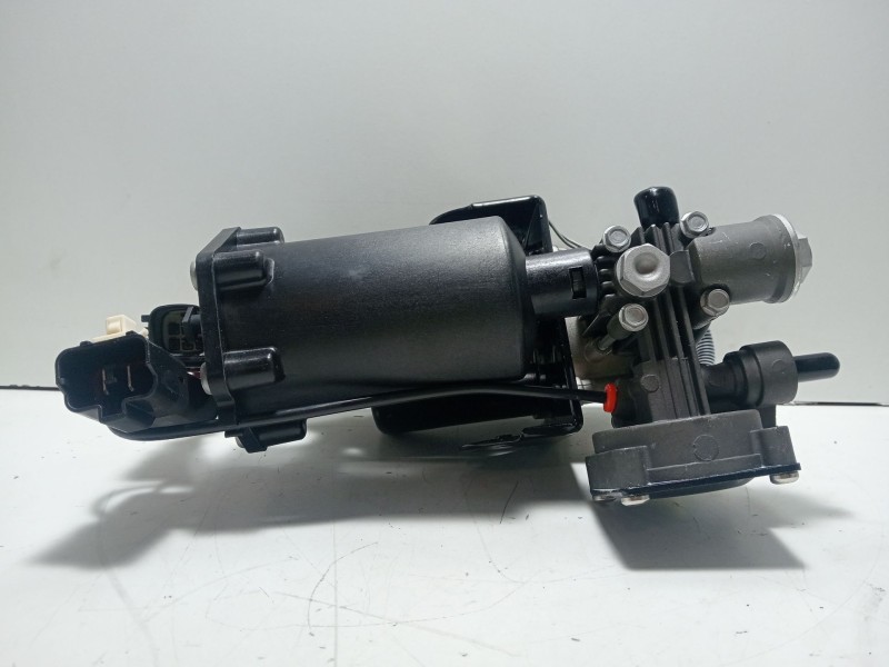 Recambio de compresor de suspension para land rover discovery iii (l319) 4.0 v6 4x4 referencia OEM IAM LR023964  
