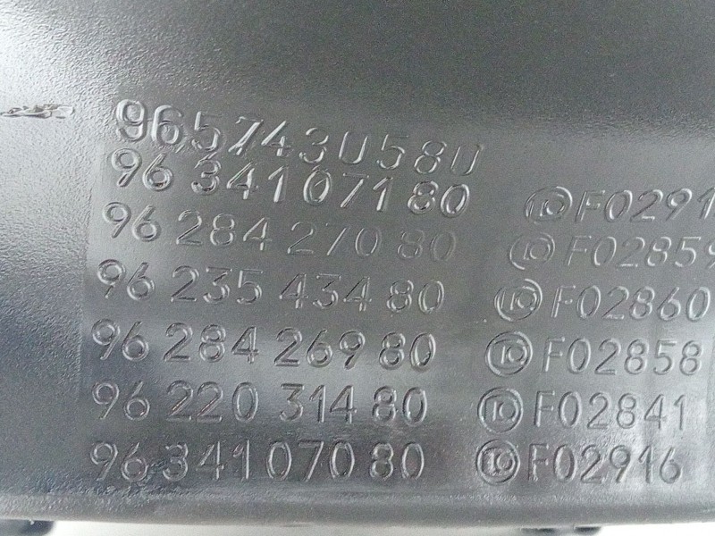 Recambio de caja filtro aire para peugeot 206 berlina 2.0 hdi cat referencia OEM IAM 9657430580  