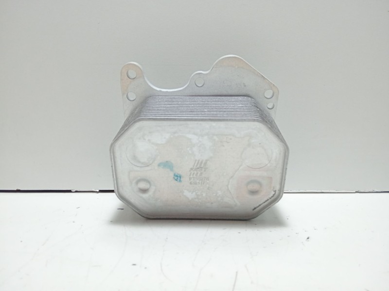 Recambio de enfriador aceite motor para peugeot boxer autobús 2.2 hdi 100 referencia OEM IAM FT55276  