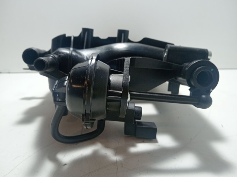 Recambio de colector admision para audi a5 (8t3) 2.0 tfsi referencia OEM IAM 06H133201AN  