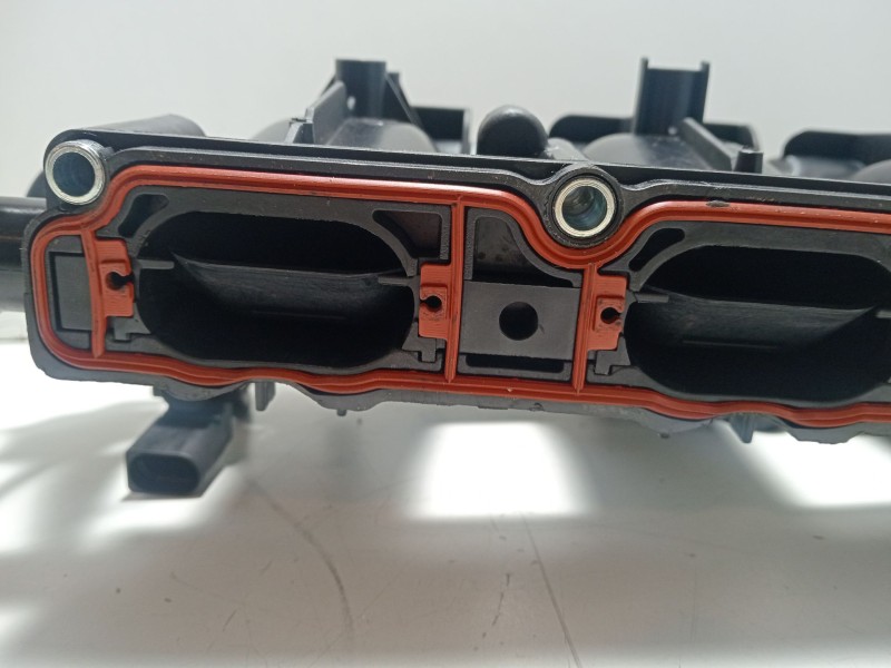 Recambio de colector admision para audi a5 (8t3) 2.0 tfsi referencia OEM IAM 06H133201AN  