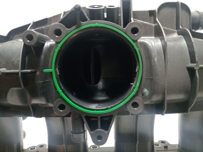 Recambio de colector admision para audi a5 (8t3) 2.0 tfsi referencia OEM IAM 06H133201AN  