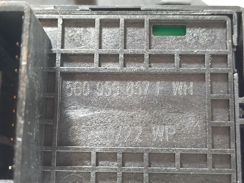 Recambio de mando elevalunas delantero izquierdo para seat ibiza v (kj1, kjg) 1.0 mpi referencia OEM IAM 5G0959857F  