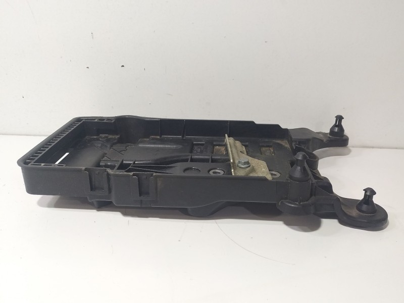 Recambio de soporte bateria para seat ibiza v (kj1, kjg) 1.0 mpi referencia OEM IAM 2Q0915331  