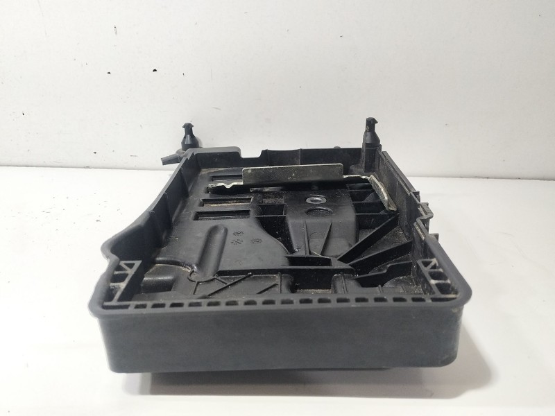 Recambio de soporte bateria para seat ibiza v (kj1, kjg) 1.0 mpi referencia OEM IAM 2Q0915331  