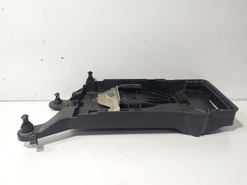 Recambio de soporte bateria para seat ibiza v (kj1, kjg) 1.0 mpi referencia OEM IAM 2Q0915331  