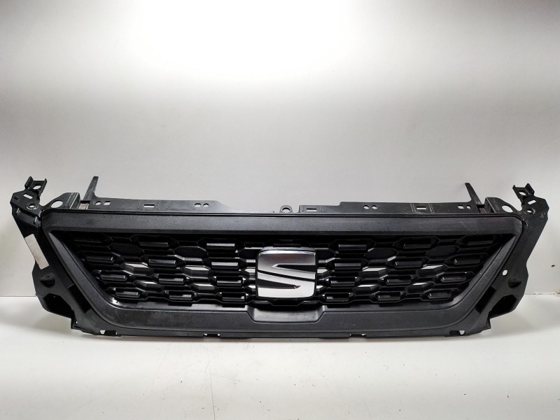 Recambio de rejilla delantera para seat ibiza v (kj1, kjg) 1.0 mpi referencia OEM IAM 6F0853654  
