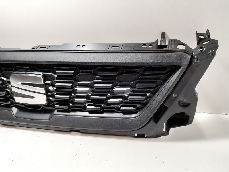 Recambio de rejilla delantera para seat ibiza v (kj1, kjg) 1.0 mpi referencia OEM IAM 6F0853654  