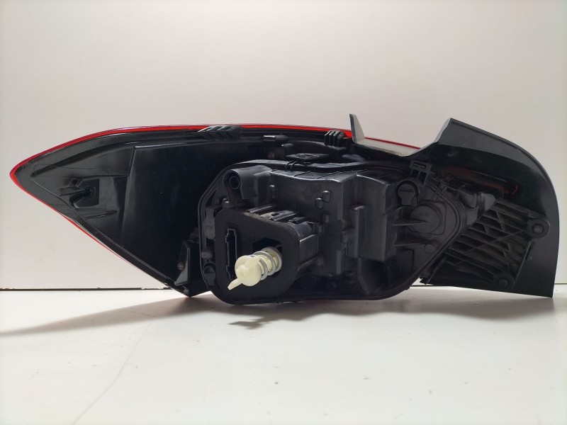 Recambio de piloto trasero derecho para seat ibiza v (kj1, kjg) 1.0 mpi referencia OEM IAM 6F0945208H  