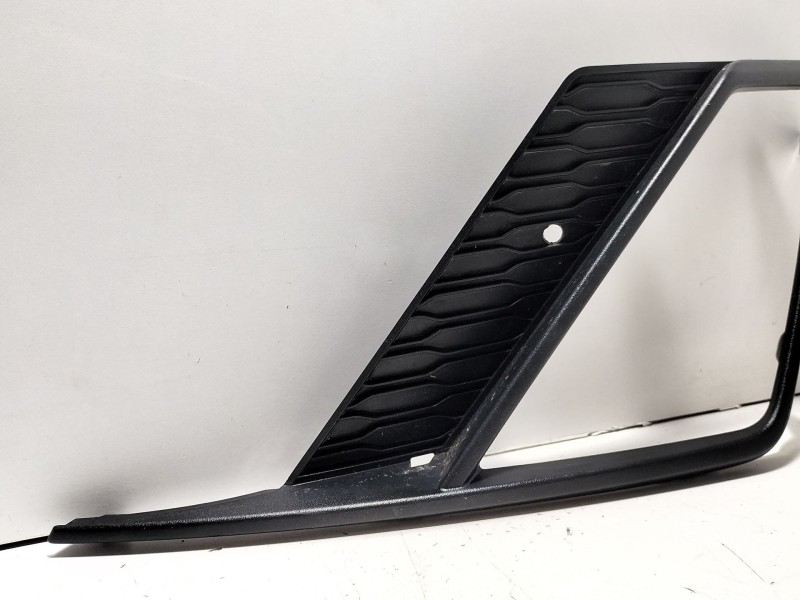 Recambio de rejilla paragolpes derecha para seat ibiza v (kj1, kjg) 1.0 mpi referencia OEM IAM 6F0853666A  