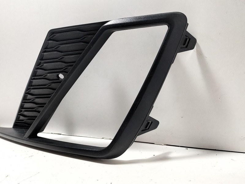 Recambio de rejilla paragolpes derecha para seat ibiza v (kj1, kjg) 1.0 mpi referencia OEM IAM 6F0853666A  