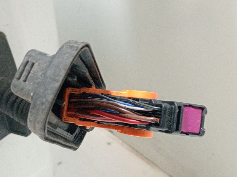 Recambio de puerta delantera derecha para seat ibiza v (kj1, kjg) 1.0 mpi referencia OEM IAM 6F9831052D  