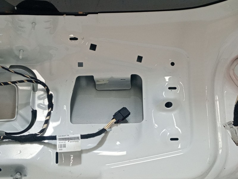 Recambio de porton trasero para seat ibiza v (kj1, kjg) 1.0 mpi referencia OEM IAM 6F0827023E  