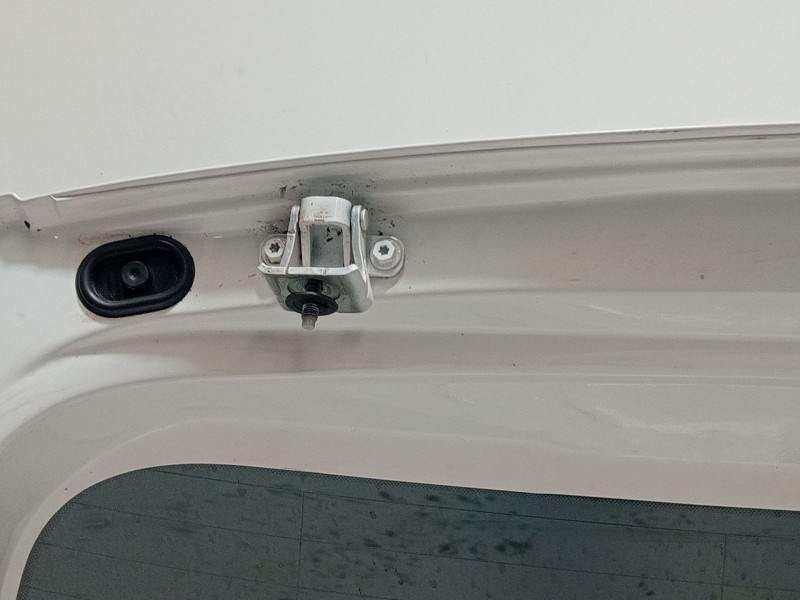 Recambio de porton trasero para seat ibiza v (kj1, kjg) 1.0 mpi referencia OEM IAM 6F0827023E  