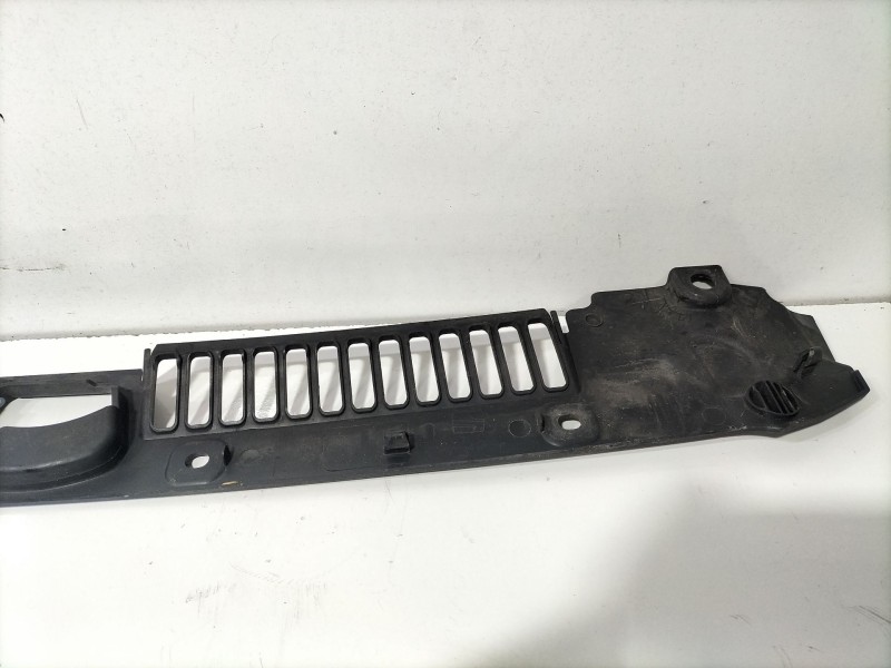 Recambio de molduras delanteras para seat ibiza v (kj1, kjg) 1.0 mpi referencia OEM IAM 6F0853655D  