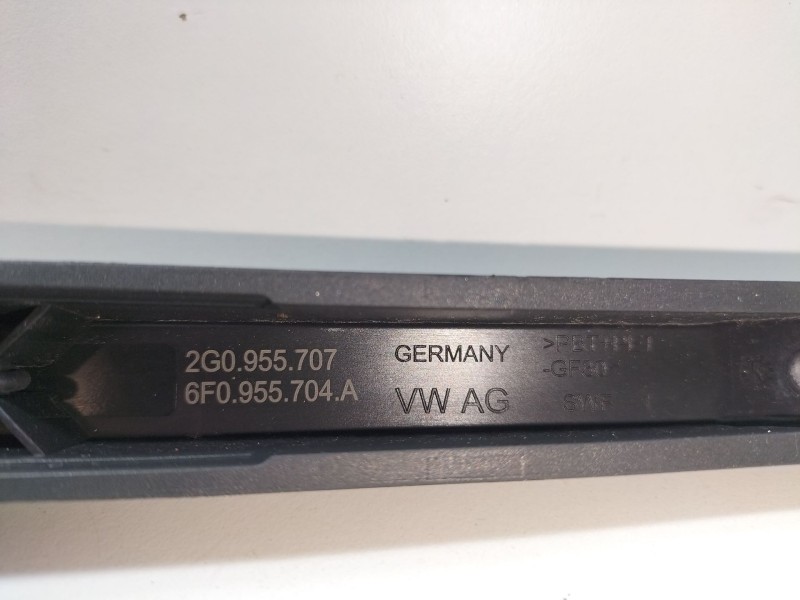 Recambio de brazo limpia trasero para seat ibiza v (kj1, kjg) 1.0 mpi referencia OEM IAM 6F0955704A  