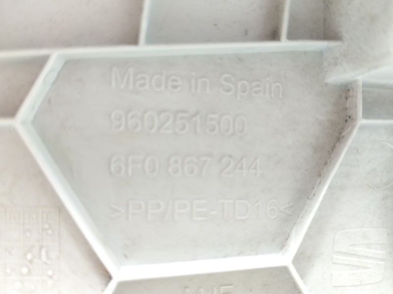 Recambio de moldura para seat ibiza v (kj1, kjg) 1.0 mpi referencia OEM IAM 6F0867244  