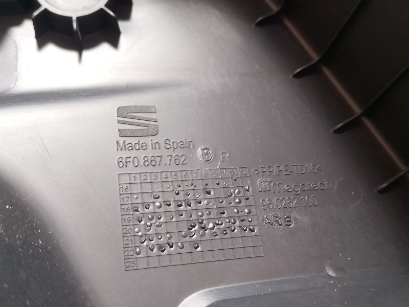 Recambio de moldura para seat ibiza v (kj1, kjg) 1.0 mpi referencia OEM IAM 6F0867762  
