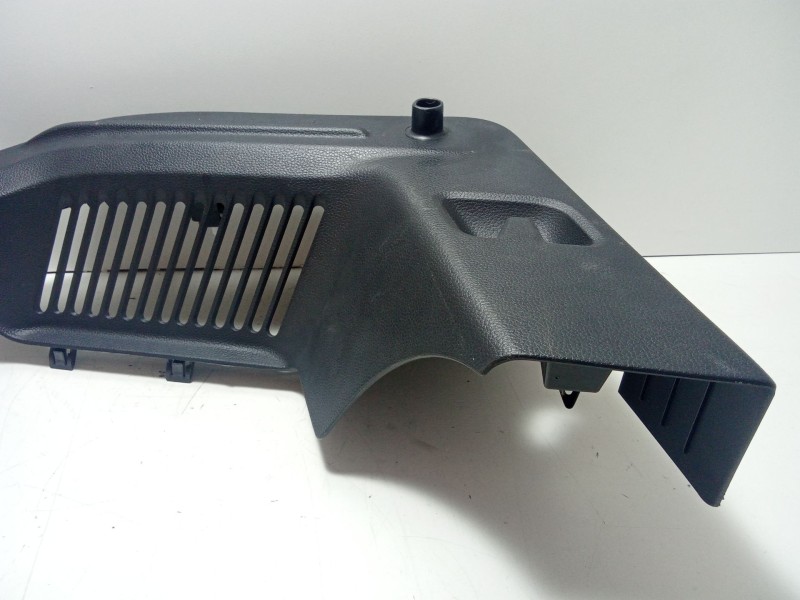 Recambio de moldura para seat ibiza v (kj1, kjg) 1.0 mpi referencia OEM IAM 6F0867761  