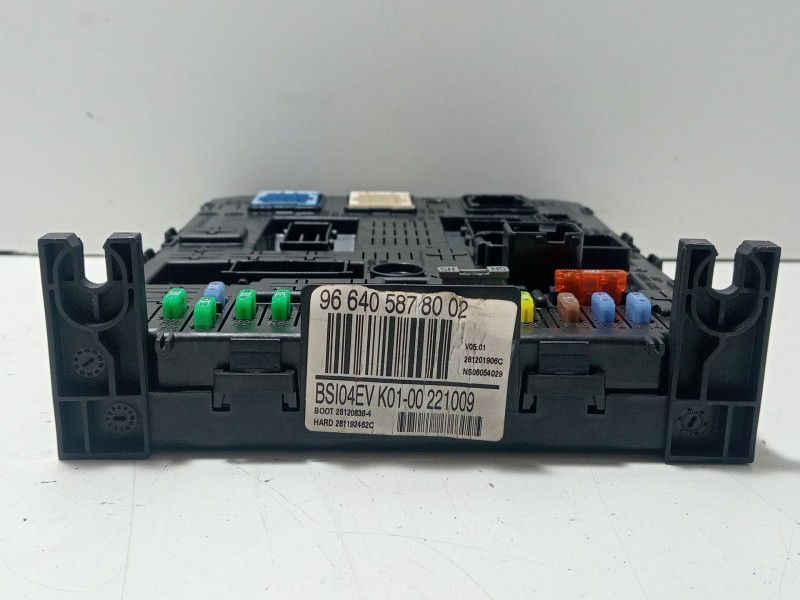 Recambio de caja reles / fusibles para peugeot 3008 confort referencia OEM IAM 966405878002  