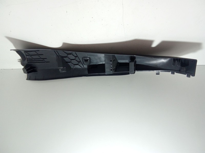 Recambio de moldura para seat ibiza v (kj1, kjg) 1.0 mpi referencia OEM IAM 6F0867766  