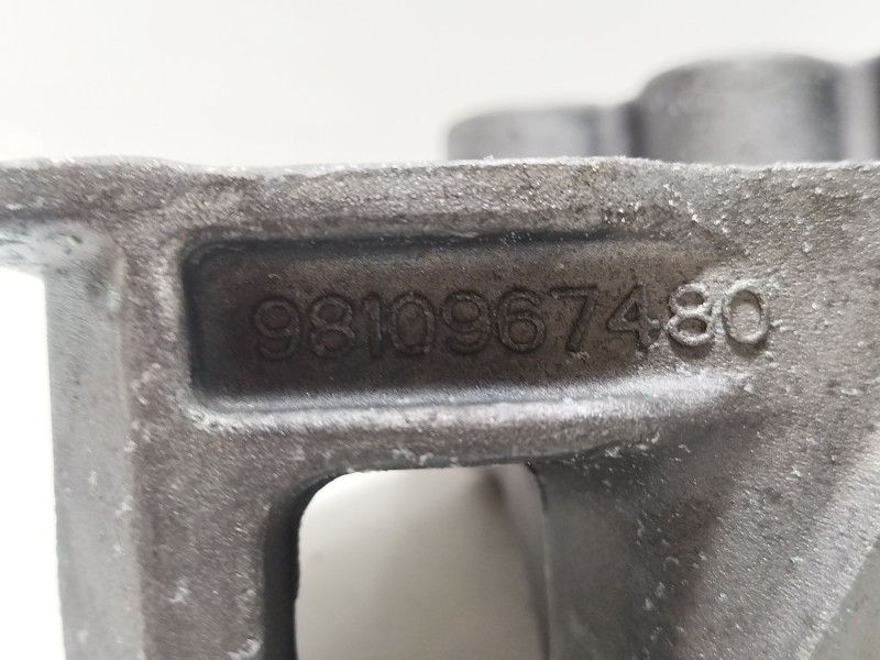 Recambio de soporte motor para opel grandland / grandland x (a18, p1uo) 1.5 turbo d (75) referencia OEM IAM 9810967480  