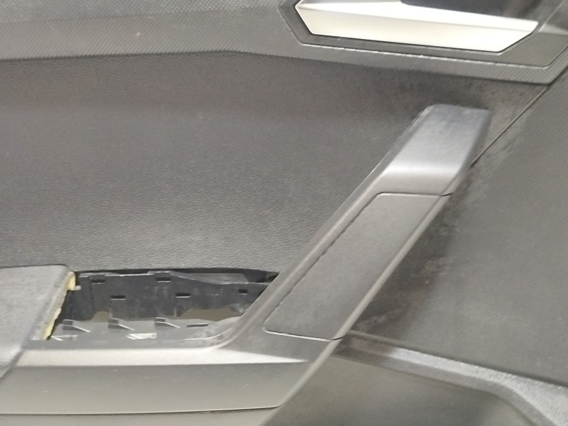 Recambio de guarnecido puerta delantera izquierda para seat ibiza v (kj1, kjg) 1.0 mpi referencia OEM IAM 6F0867131  