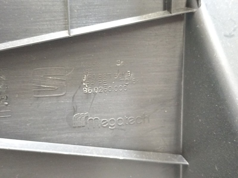 Recambio de guarnecido porton trasero para seat ibiza v (kj1, kjg) 1.0 mpi referencia OEM IAM 6F0867601B  