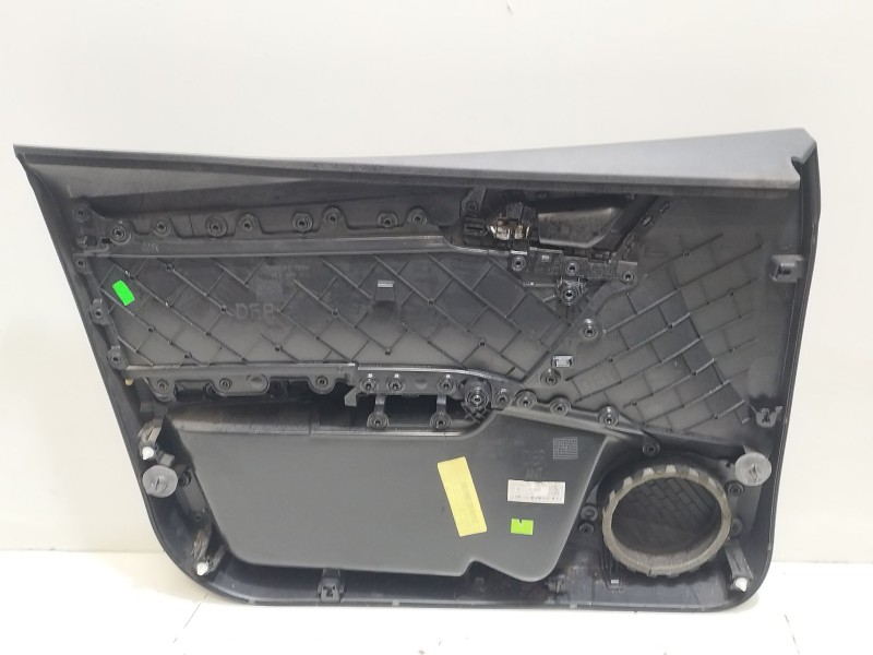 Recambio de guarnecido puerta delantera derecha para seat ibiza v (kj1, kjg) 1.0 mpi referencia OEM IAM 6F0867132  