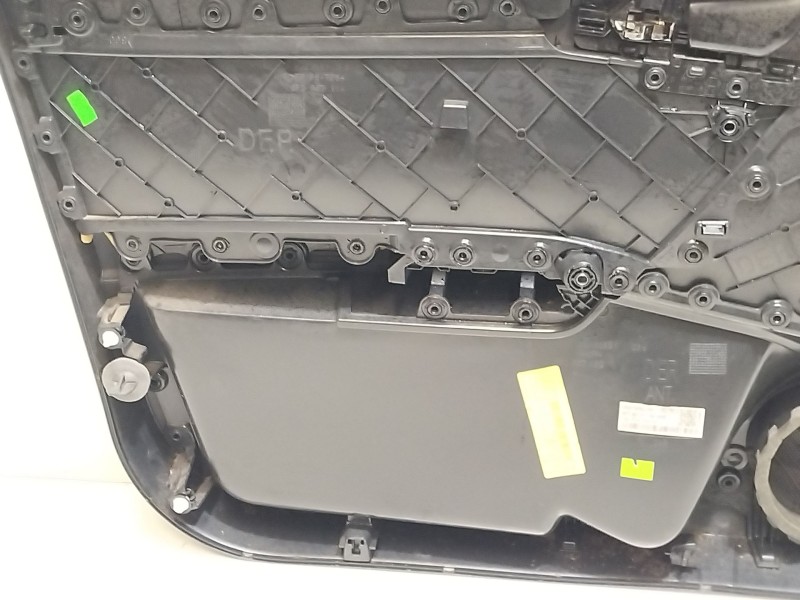 Recambio de guarnecido puerta delantera derecha para seat ibiza v (kj1, kjg) 1.0 mpi referencia OEM IAM 6F0867132  