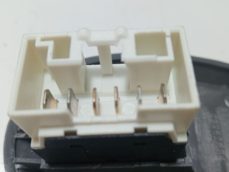 Recambio de mando elevalunas delantero derecho para iveco daily iii autobús 40 c 17, 50 c 17 referencia OEM IAM FT91999  