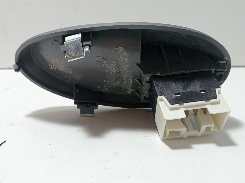 Recambio de mando elevalunas delantero derecho para iveco daily iii autobús 40 c 17, 50 c 17 referencia OEM IAM FT91999  